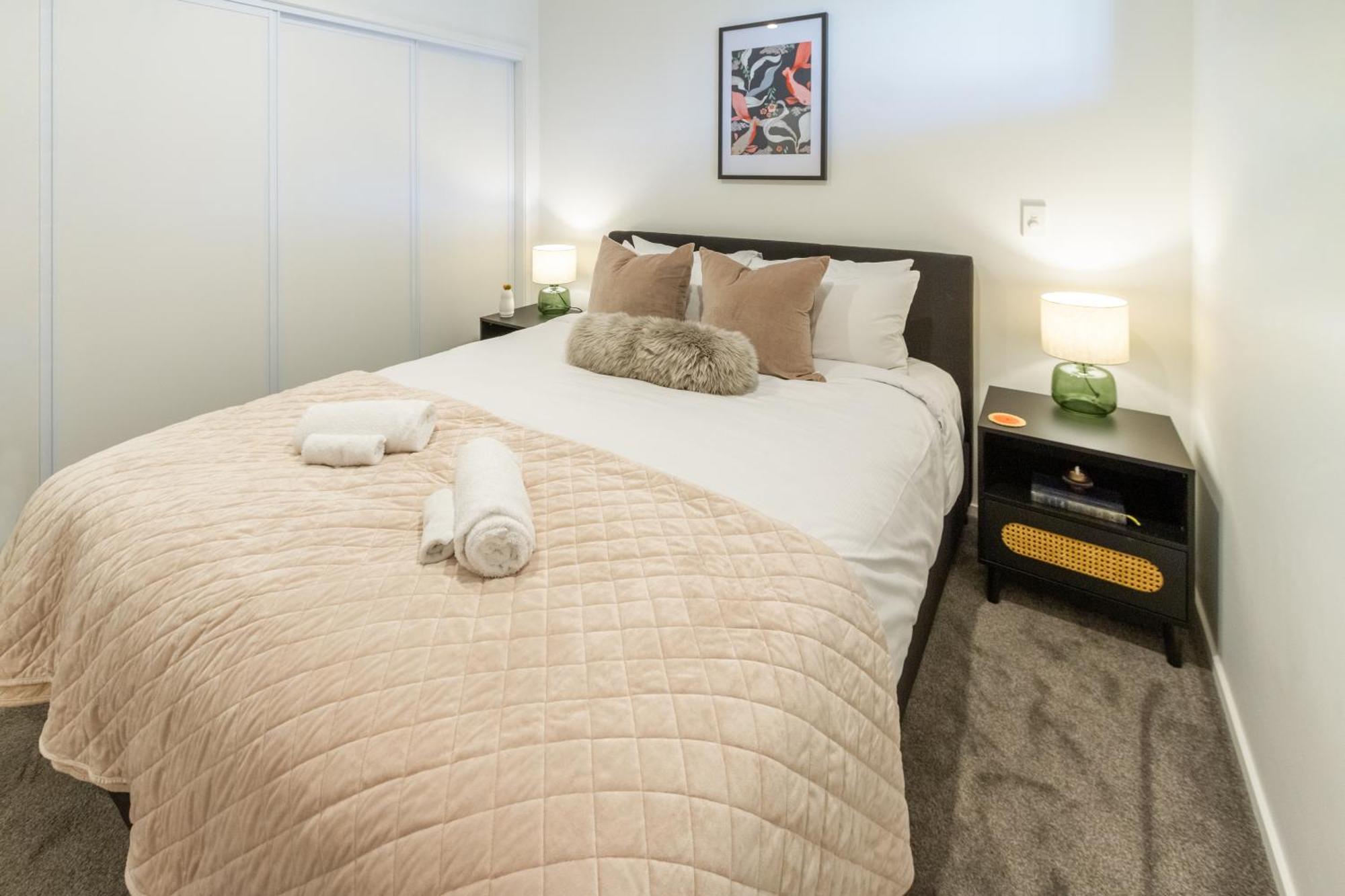 Cozy 1-Bed Apartment With Park Views, Sleeps 4 كريستتشيرش المظهر الخارجي الصورة